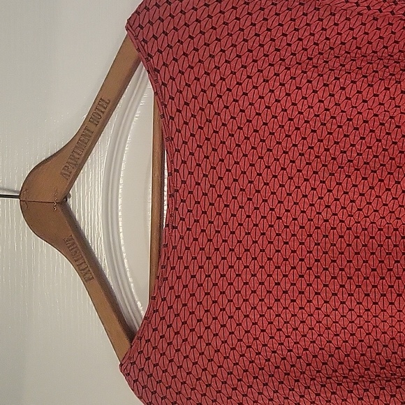 HabitaT top - guc - black & salmon color - size M - bat wing style sleeves - Picture 5 of 8